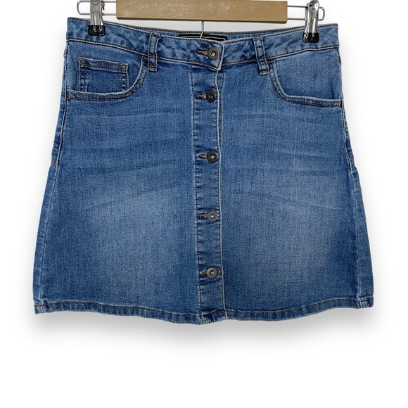 Cato Premium Button-up Denim Jean Mini Skirt Women's Size 6 - Picture 2 of 5